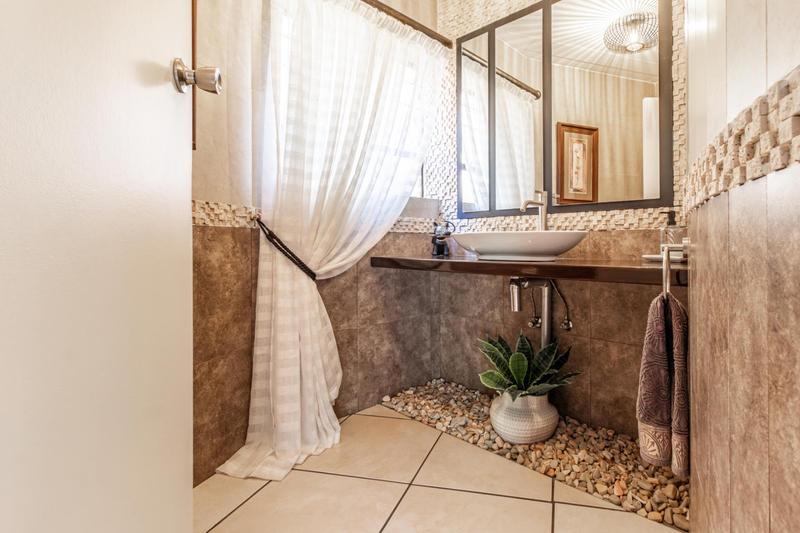 5 Bedroom Property for Sale in Noordheuwel Gauteng