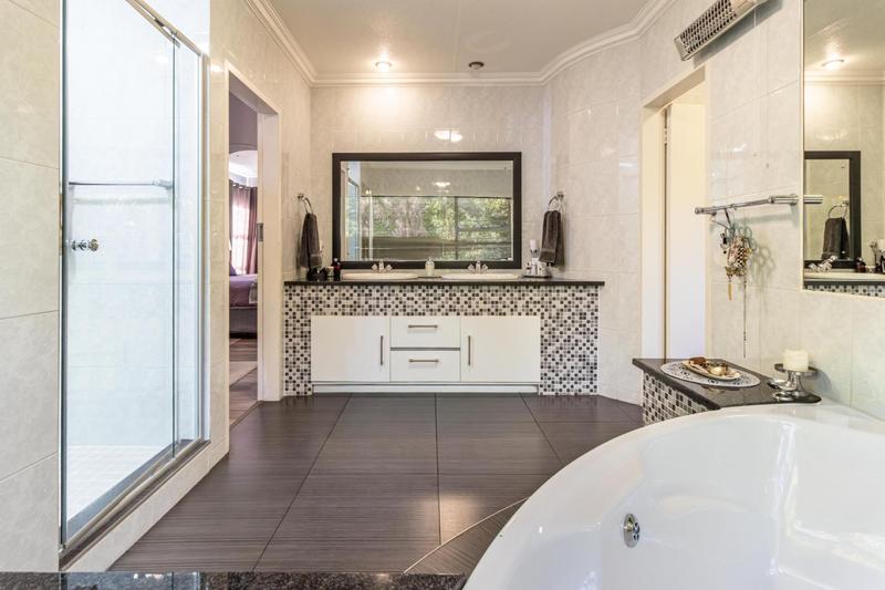 5 Bedroom Property for Sale in Noordheuwel Gauteng