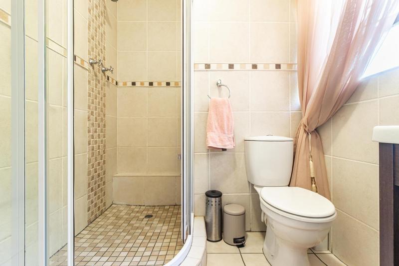 5 Bedroom Property for Sale in Noordheuwel Gauteng