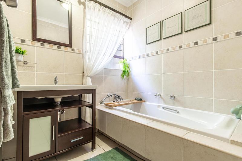 5 Bedroom Property for Sale in Noordheuwel Gauteng