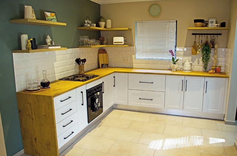 5 Bedroom Property for Sale in Noordheuwel Gauteng