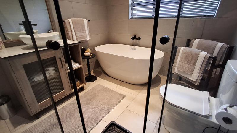 5 Bedroom Property for Sale in Noordheuwel Gauteng