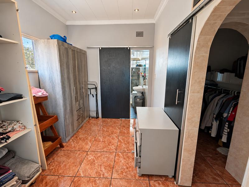 To Let 3 Bedroom Property for Rent in Strubenvale Gauteng