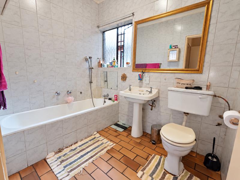 To Let 5 Bedroom Property for Rent in Strubenvale Gauteng