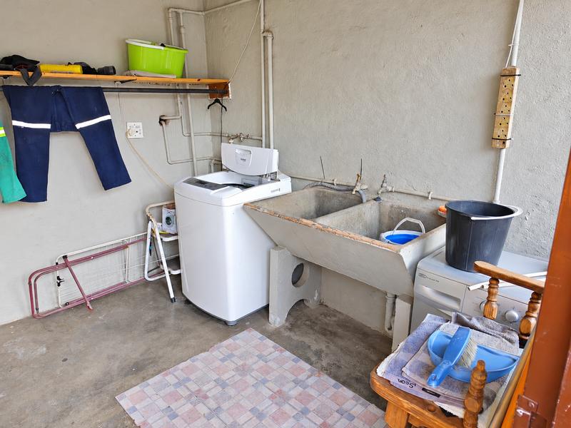 To Let 5 Bedroom Property for Rent in Strubenvale Gauteng