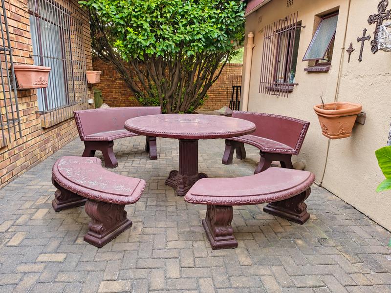 To Let 5 Bedroom Property for Rent in Strubenvale Gauteng