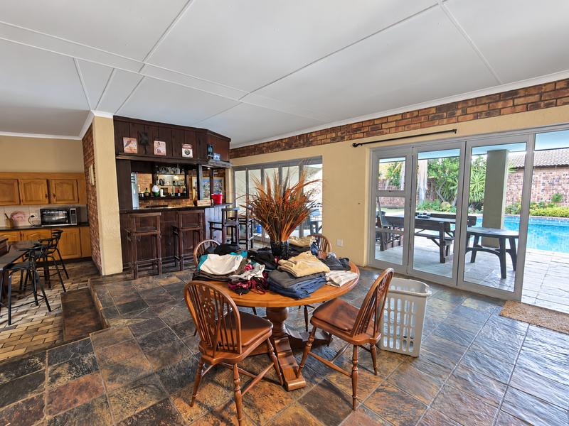 To Let 5 Bedroom Property for Rent in Strubenvale Gauteng