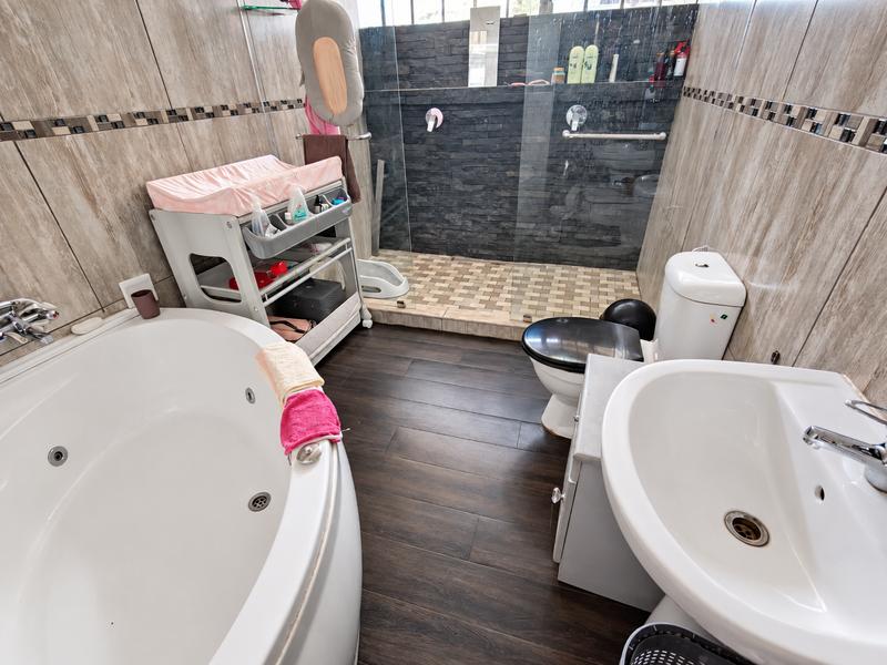 3 Bedroom Property for Sale in Strubenvale Gauteng