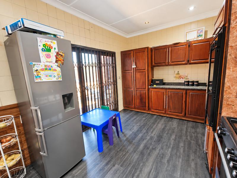 3 Bedroom Property for Sale in Strubenvale Gauteng