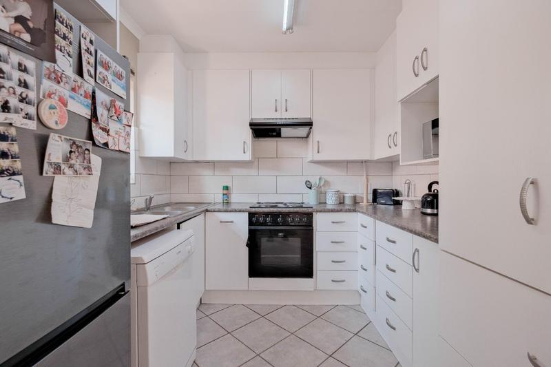 2 Bedroom Property for Sale in Rooihuiskraal North Gauteng