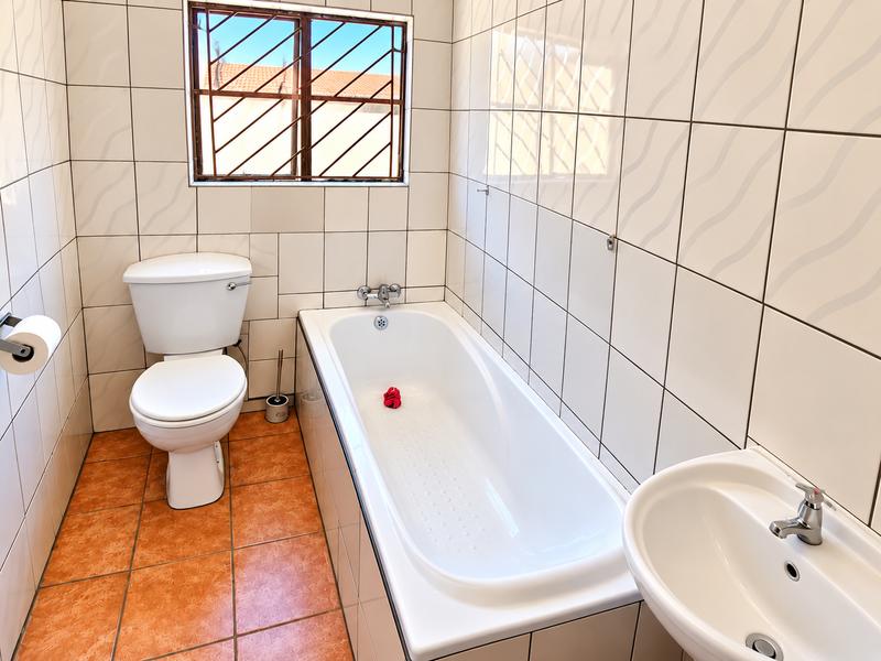 4 Bedroom Property for Sale in Lotus Gardens Gauteng