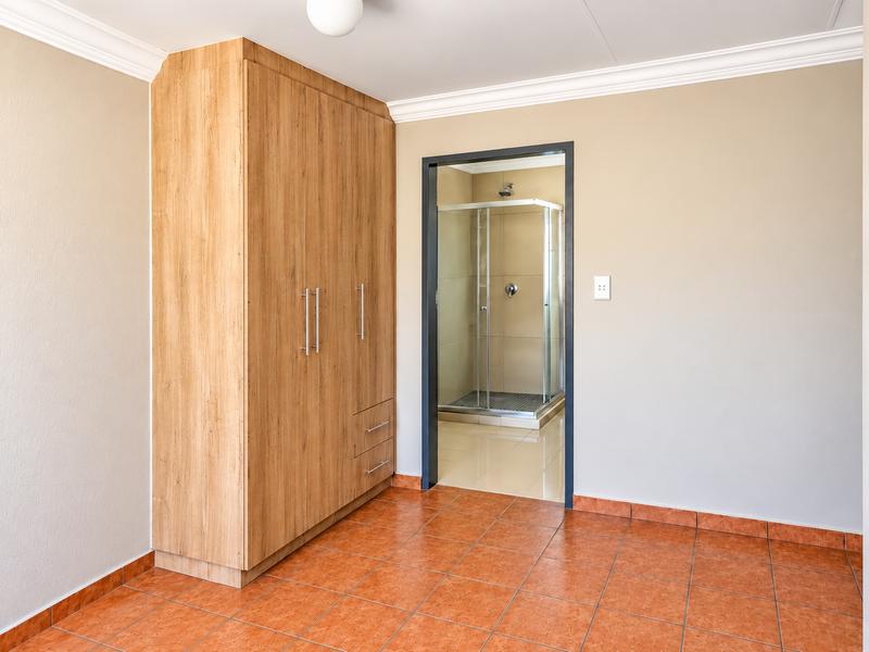 4 Bedroom Property for Sale in Lotus Gardens Gauteng