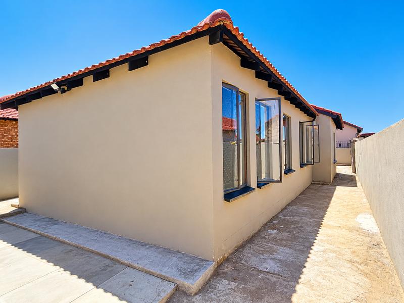 4 Bedroom Property for Sale in Lotus Gardens Gauteng