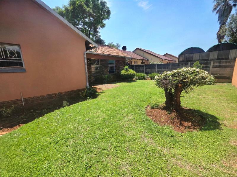 3 Bedroom Property for Sale in Dawn Park Gauteng