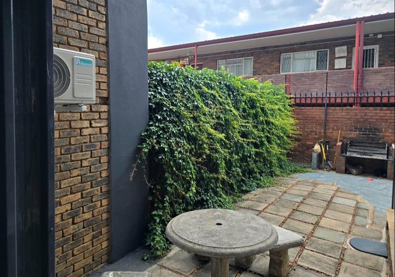 2 Bedroom Property for Sale in New Redruth Gauteng