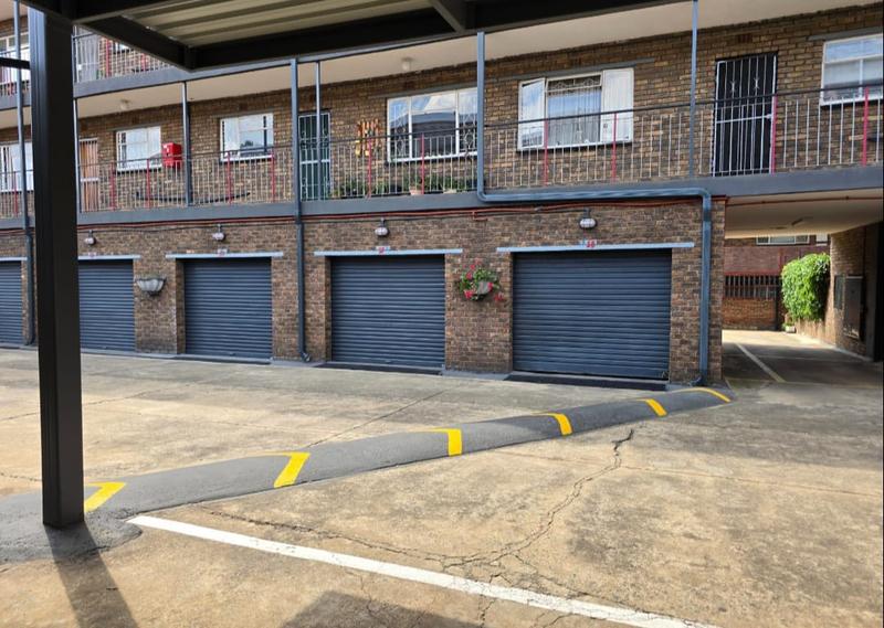 2 Bedroom Property for Sale in New Redruth Gauteng