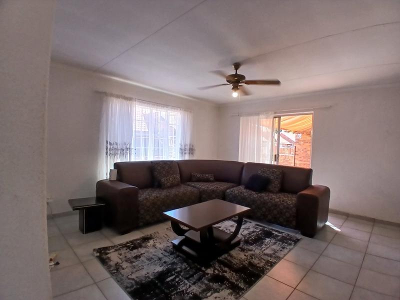 3 Bedroom Property for Sale in Helikonpark Gauteng