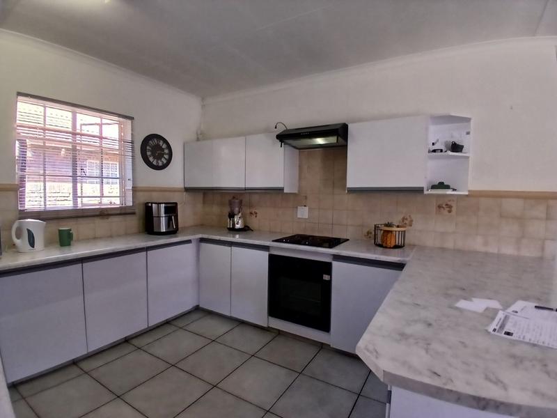 3 Bedroom Property for Sale in Helikonpark Gauteng
