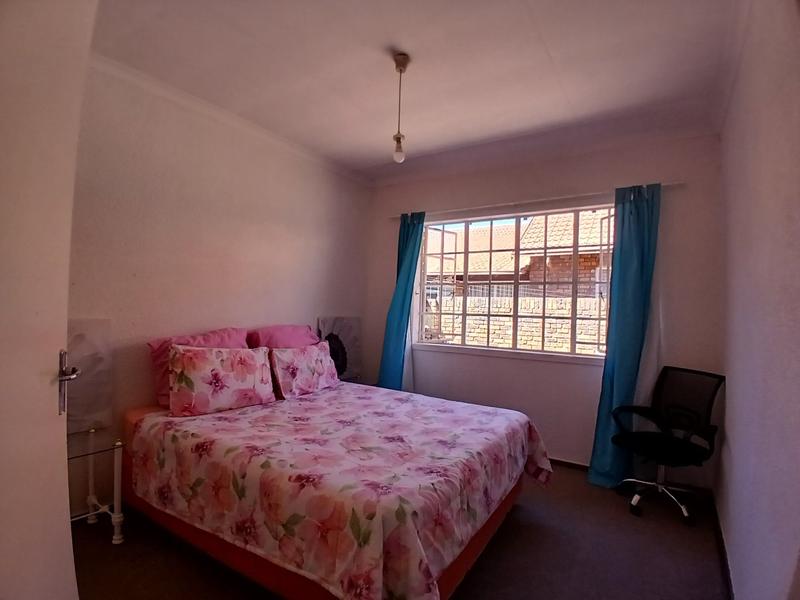 3 Bedroom Property for Sale in Helikonpark Gauteng