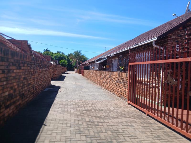 3 Bedroom Property for Sale in Helikonpark Gauteng