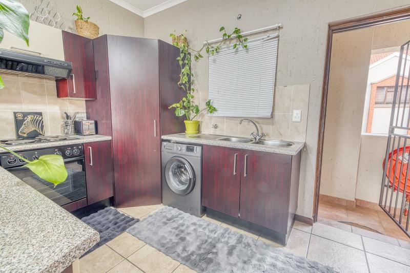 To Let 1 Bedroom Property for Rent in Paulshof Gauteng