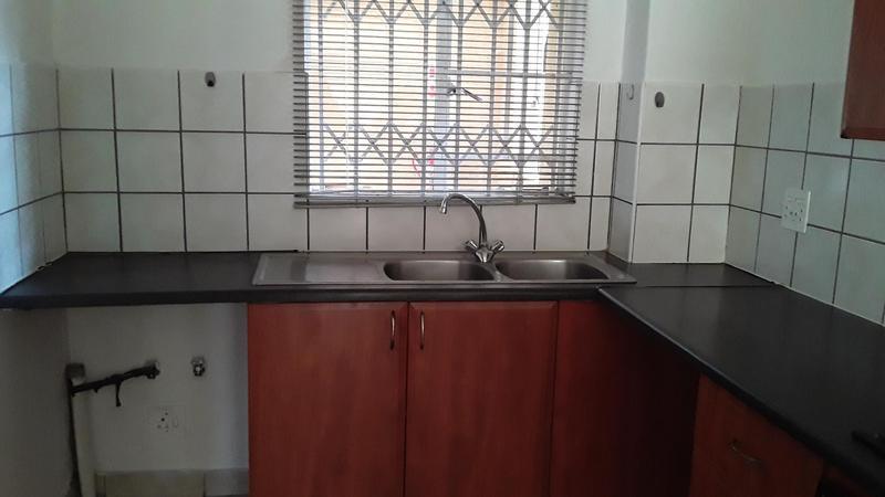 To Let 2 Bedroom Property for Rent in Rooihuiskraal North Gauteng