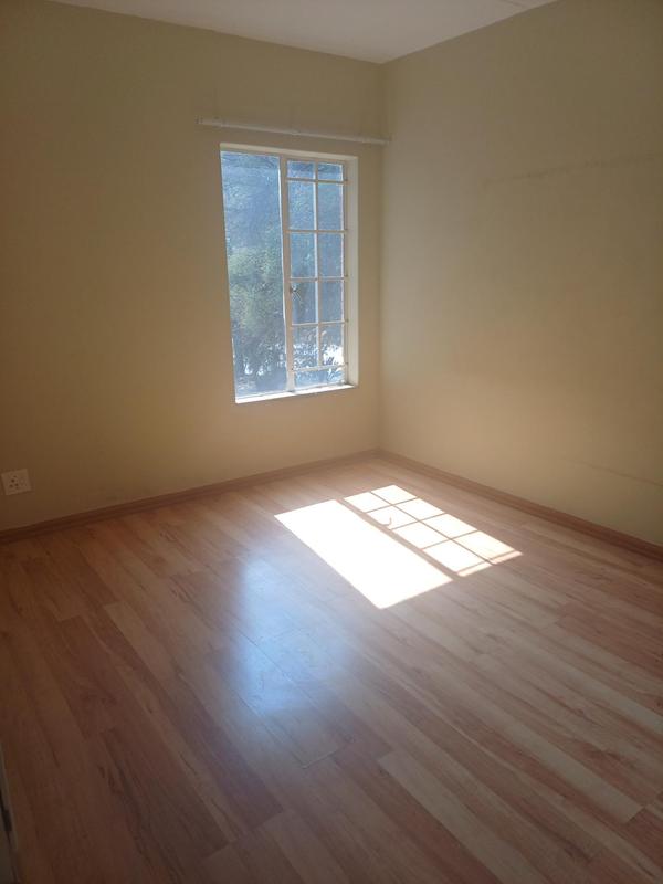 2 Bedroom Property for Sale in Rooihuiskraal North Gauteng