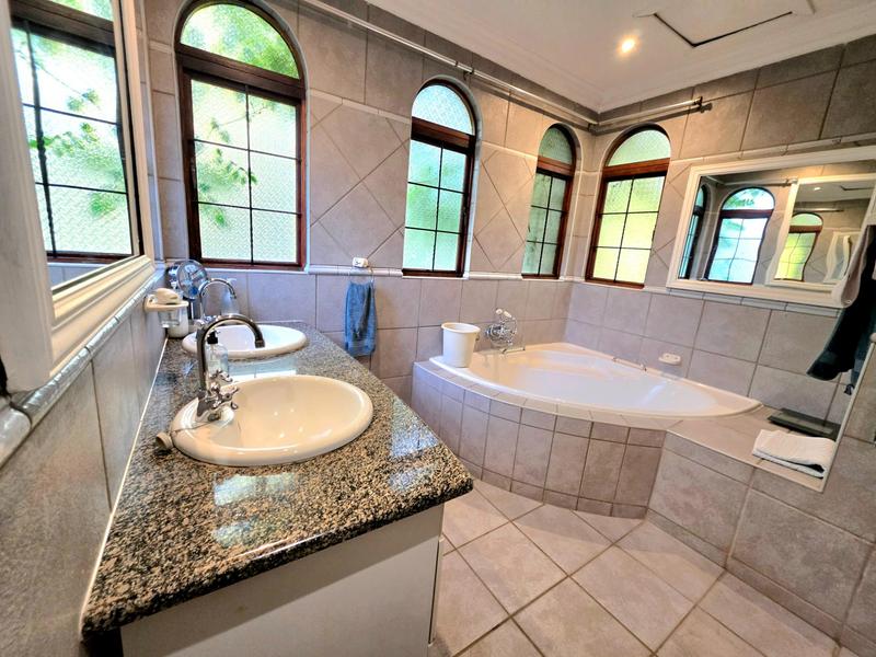 4 Bedroom Property for Sale in Boardwalk Manor Gauteng