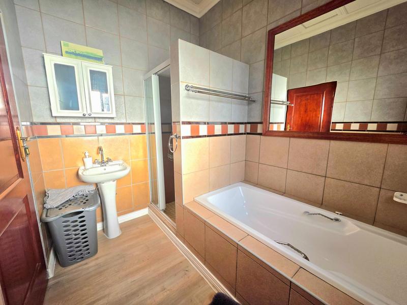 4 Bedroom Property for Sale in Boardwalk Manor Gauteng
