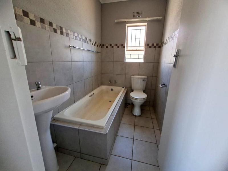 3 Bedroom Property for Sale in Albertsdal Gauteng