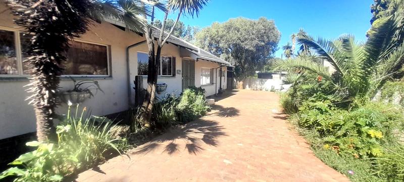 6 Bedroom Property for Sale in Parkhill Gardens Gauteng