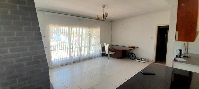 6 Bedroom Property for Sale in Parkhill Gardens Gauteng