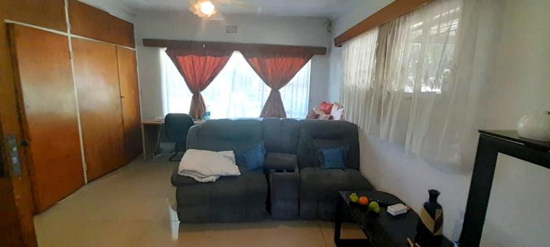 6 Bedroom Property for Sale in Parkhill Gardens Gauteng