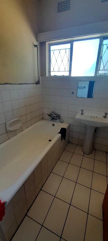 6 Bedroom Property for Sale in Parkhill Gardens Gauteng