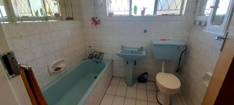 6 Bedroom Property for Sale in Parkhill Gardens Gauteng