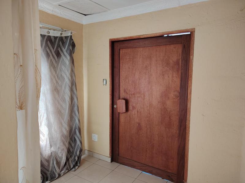 To Let 4 Bedroom Property for Rent in Liefde en Vrede Gauteng