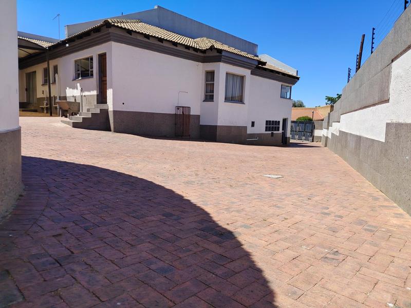 To Let 4 Bedroom Property for Rent in Liefde en Vrede Gauteng