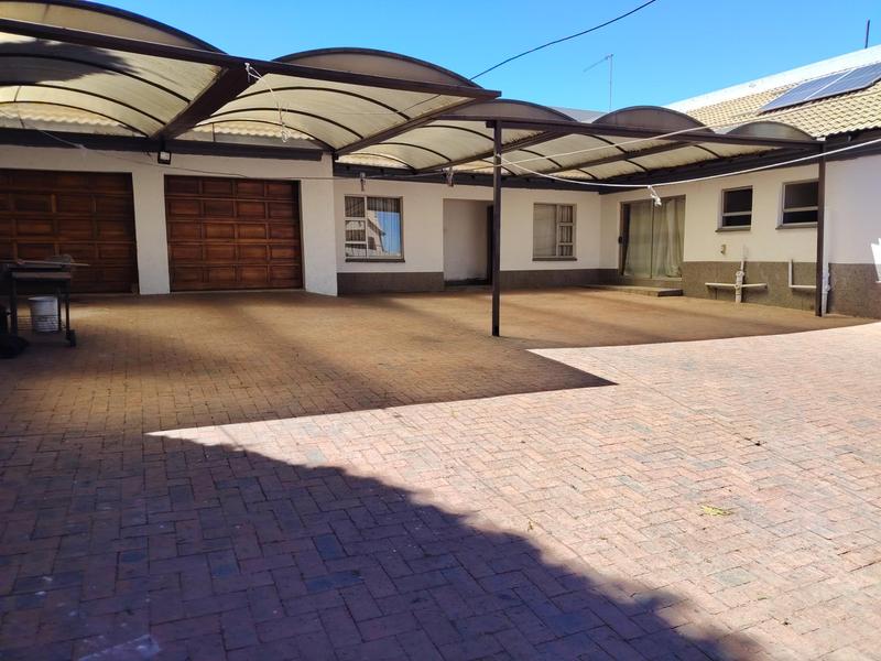 To Let 4 Bedroom Property for Rent in Liefde en Vrede Gauteng