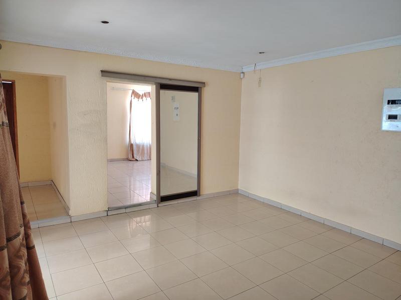 To Let 4 Bedroom Property for Rent in Liefde en Vrede Gauteng