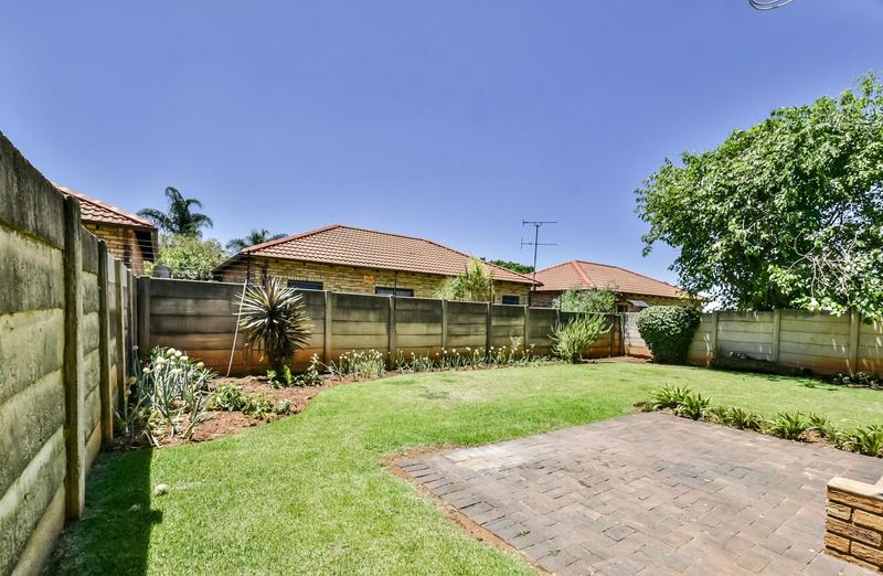 3 Bedroom Property for Sale in Weltevreden Park Gauteng