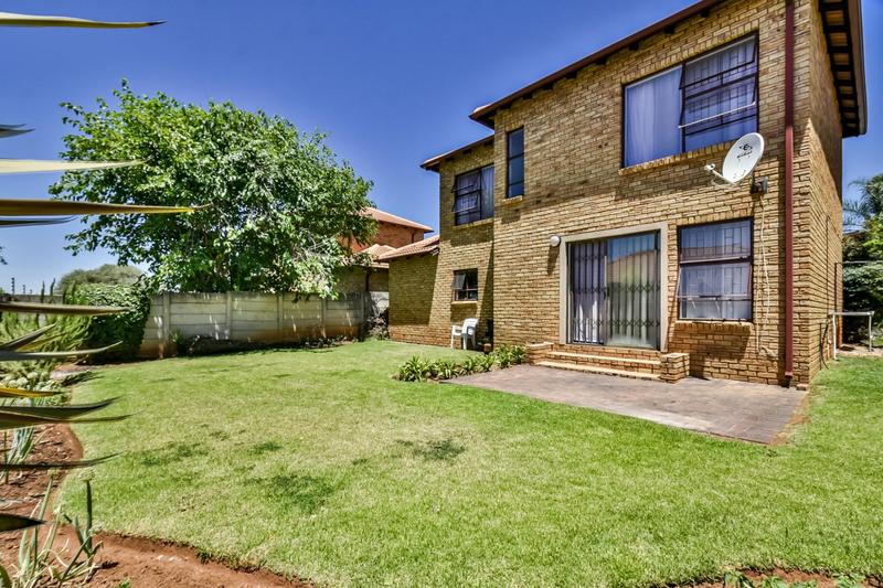 3 Bedroom Property for Sale in Weltevreden Park Gauteng