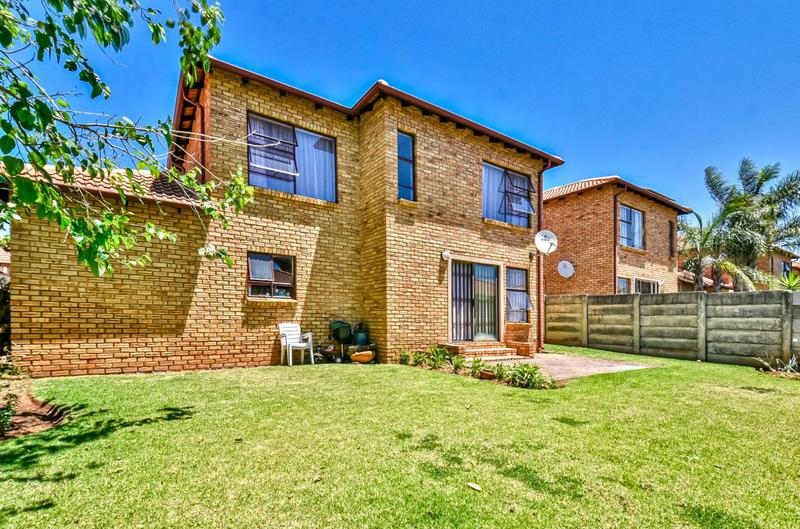 3 Bedroom Property for Sale in Weltevreden Park Gauteng