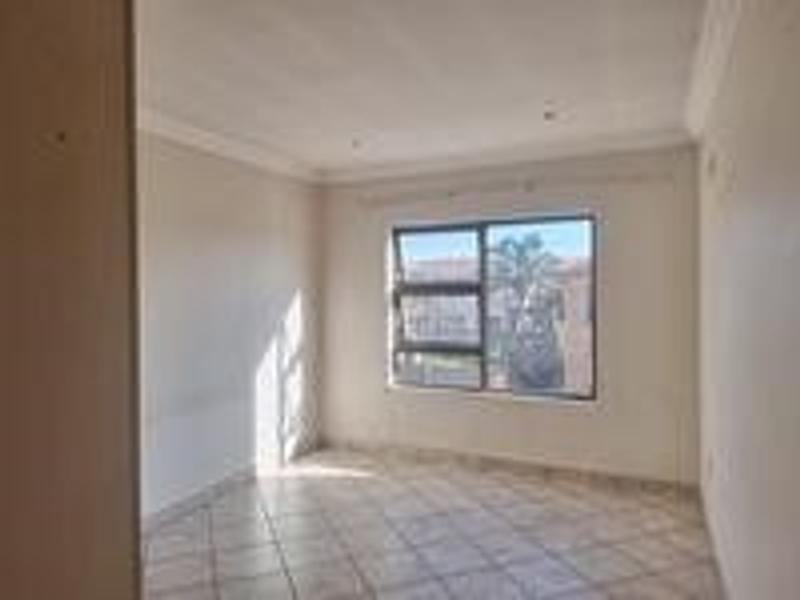 To Let 2 Bedroom Property for Rent in Sonneveld Gauteng