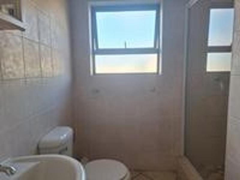 To Let 2 Bedroom Property for Rent in Sonneveld Gauteng