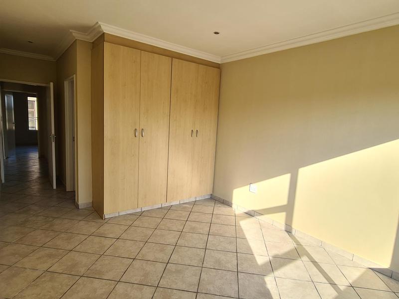 To Let 2 Bedroom Property for Rent in Sonneveld Gauteng