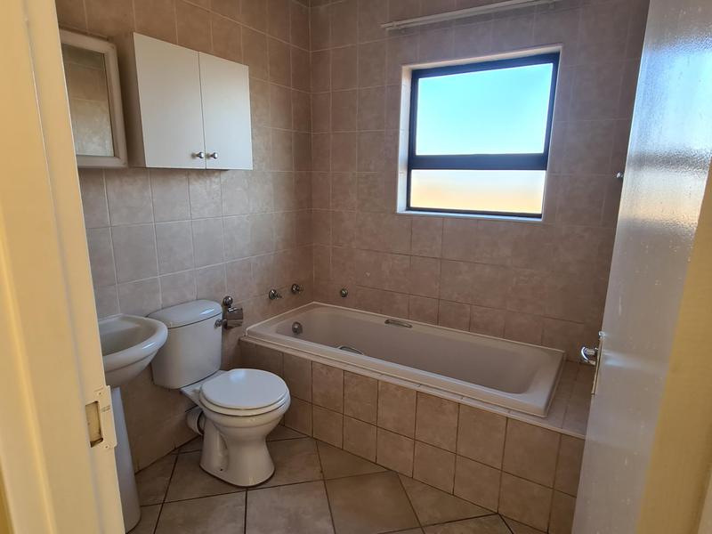 To Let 2 Bedroom Property for Rent in Sonneveld Gauteng