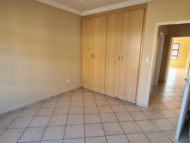 To Let 2 Bedroom Property for Rent in Sonneveld Gauteng