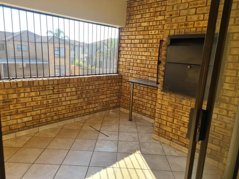 To Let 2 Bedroom Property for Rent in Sonneveld Gauteng