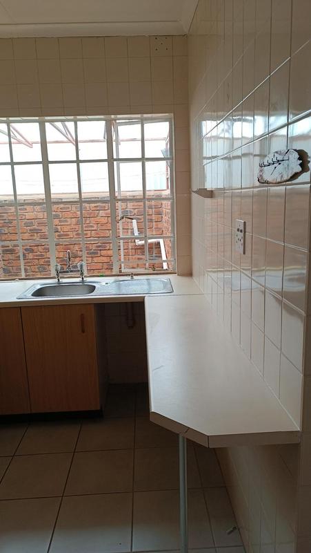 To Let 2 Bedroom Property for Rent in Sunair Park Gauteng