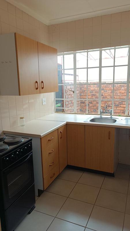 To Let 2 Bedroom Property for Rent in Sunair Park Gauteng